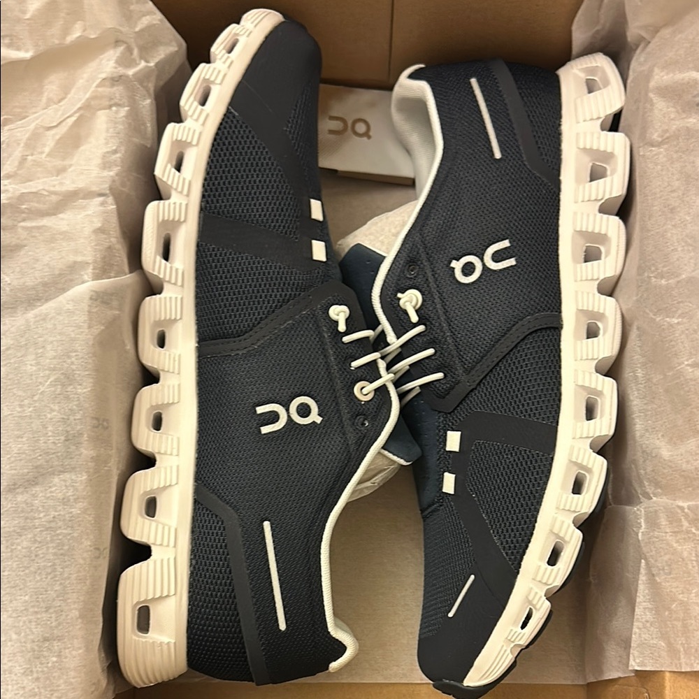 On Running Navy Cloud 5 Shoes
